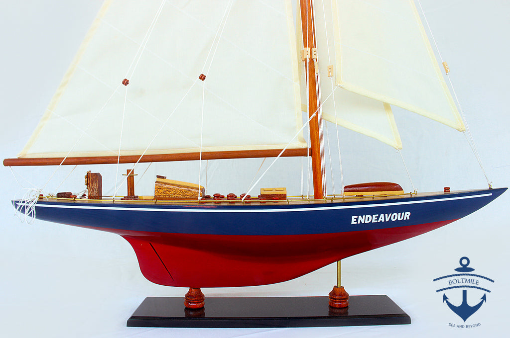 Endeavour Yacht model with beautiful blue and red body